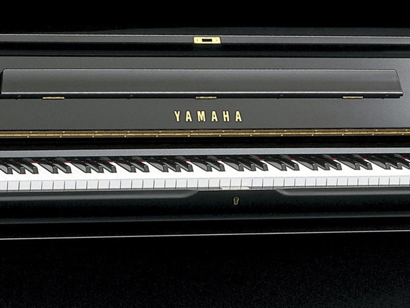 פסנתר Yamaha UX
